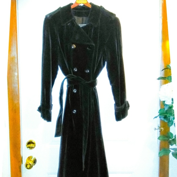 Drizzle Jackets & Blazers - VTG Black Velvet Trench Coat